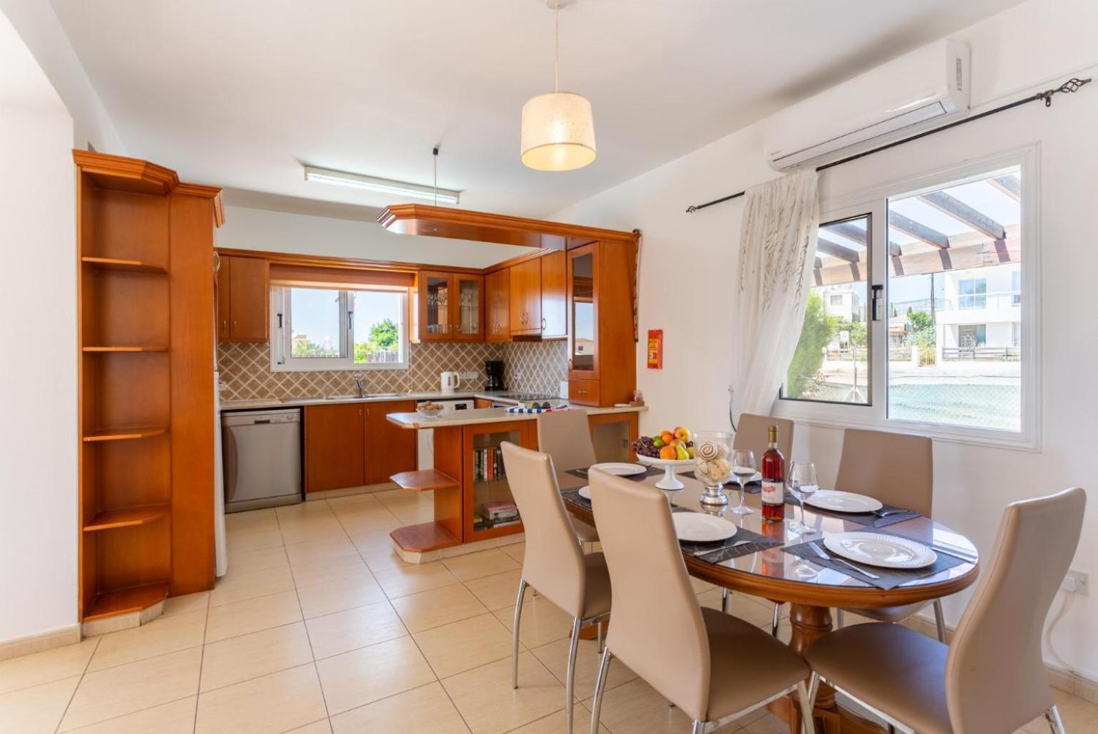 Queens Paradise 1 Peyia Exterior foto